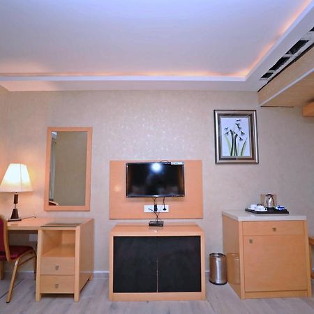 Bindiram Express By Shrigo Hotels Sitapur Muafi Exterior foto